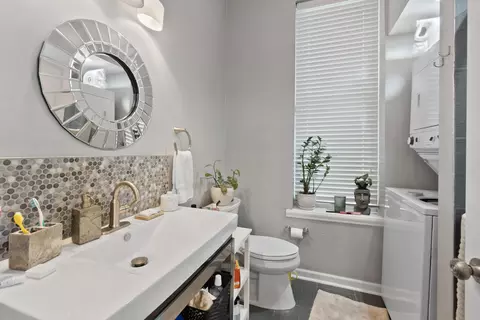 Bath - 501 Johnson St, Covington, KY 41011 photo 3 of 5