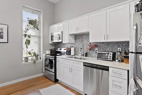 Kitchen - 501 Johnson St, Covington, KY 41011 photo 2 of 2
