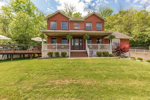 7458 Stonehouse Rd, Melbourne, KY 41059
