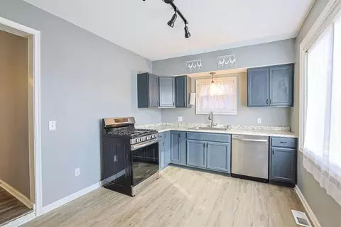 Kitchen - 2408 Warren St, Covington, KY 41014 photo 2 of 3