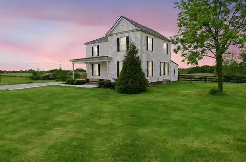 132 W Maple Leaf Rd, Maysville, KY 41056