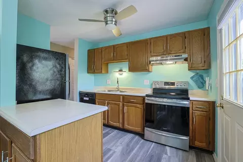Kitchen - 46 Delphi Dr, Erlanger, KY 41018 photo 2 of 3