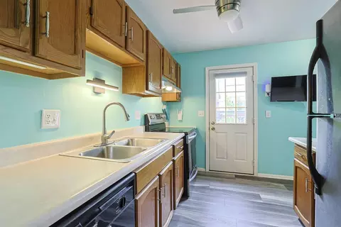 Kitchen - 46 Delphi Dr, Erlanger, KY 41018 photo 1 of 3