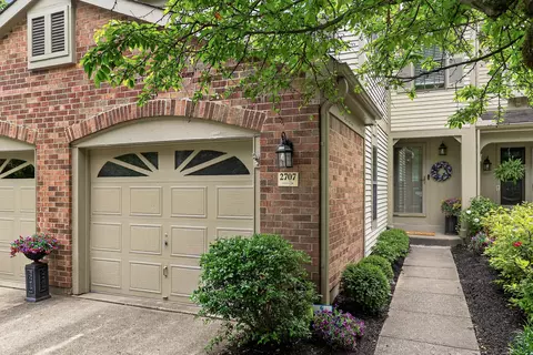 2707 Leatherwood Ct, Crestview Hills, KY 41017