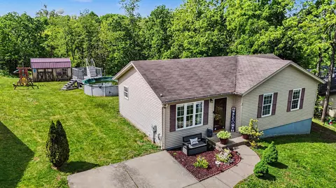 126 High St #B, Williamstown, KY 41097
