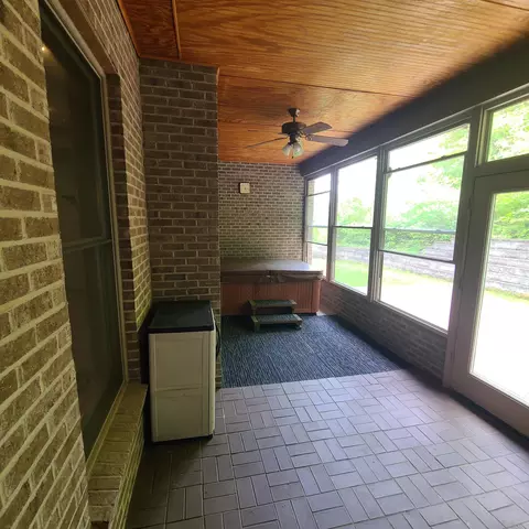 Exterior - 1710 Valley Dr, Fort Wright, KY 41017 photo 3 of 11