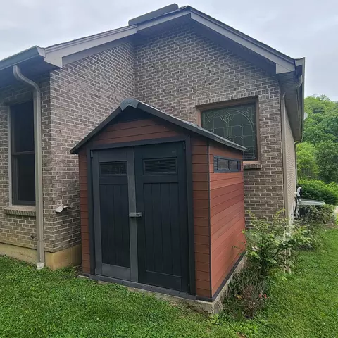 Exterior - 1710 Valley Dr, Fort Wright, KY 41017 photo 6 of 11
