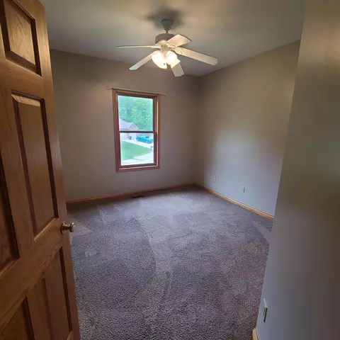 Bedroom - 1710 Valley Dr, Fort Wright, KY 41017 photo 3 of 5