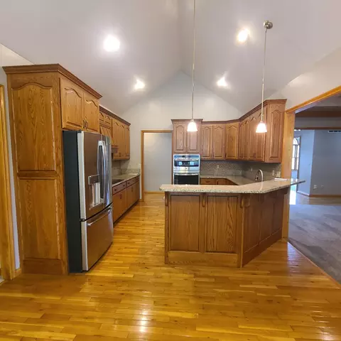 Kitchen - 1710 Valley Dr, Fort Wright, KY 41017 photo 2 of 4