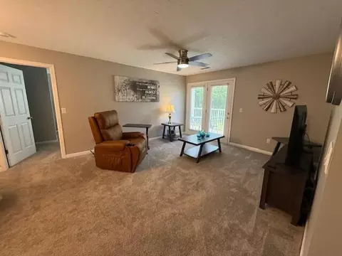 600 Friars Ln #6, Florence, KY 41042