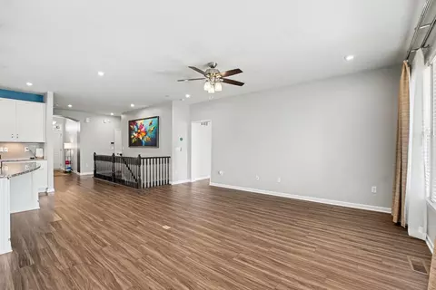 Living - 2316 Amici Dr, Covington, KY 41017 photo 2 of 5