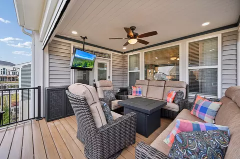 Exterior - 2316 Amici Dr, Covington, KY 41017 photo 5 of 8
