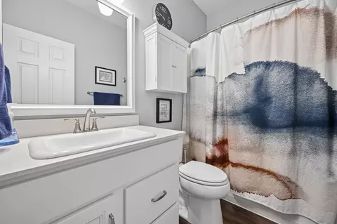 Bath - 2316 Amici Dr, Covington, KY 41017 photo 1 of 3