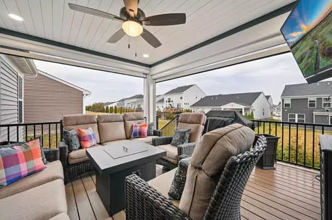 Exterior - 2316 Amici Dr, Covington, KY 41017 photo 6 of 8