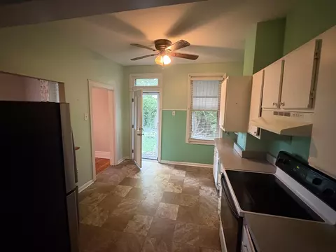 Kitchen - 517 Delmar Pl, Covington, KY 41014 photo 1 of 2