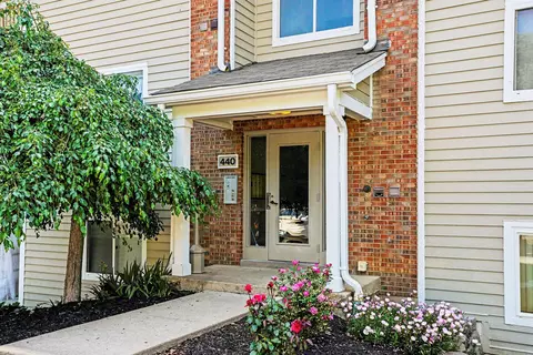 440 Lakeview Dr #12, Newport, KY 41071