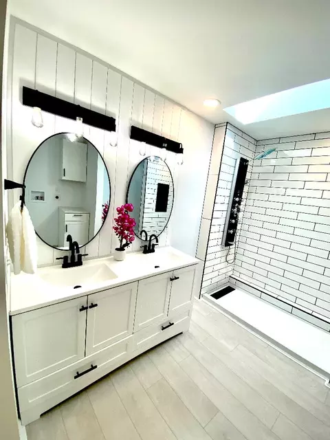 Bath - 7607 Cloudstone Dr, Florence, KY 41042 photo 2 of 5