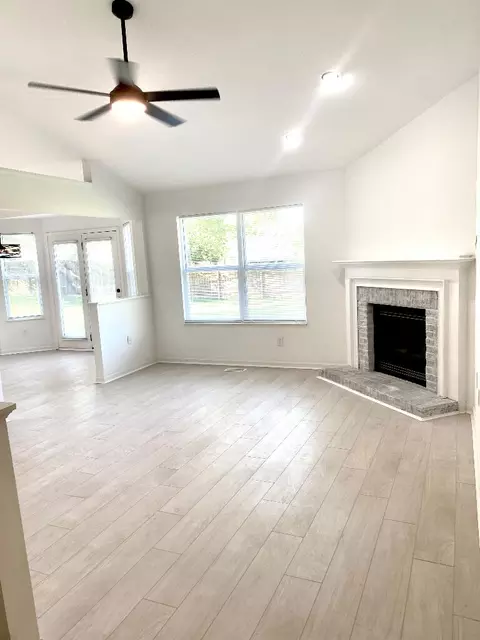 Living - 7607 Cloudstone Dr, Florence, KY 41042 photo 1 of 1