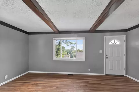 Living - 1611 Monroe St, Covington, KY 41014 photo 1 of 5