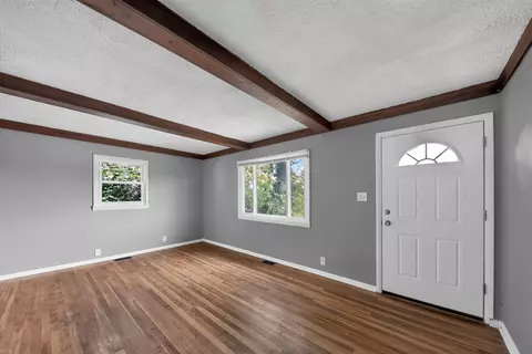 Living - 1611 Monroe St, Covington, KY 41014 photo 4 of 5