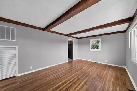 Living - 1611 Monroe St, Covington, KY 41014 photo 3 of 5