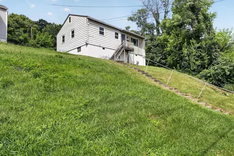 Exterior - 1611 Monroe St, Covington, KY 41014 photo 3 of 7