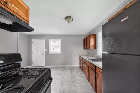 Kitchen - 1611 Monroe St, Covington, KY 41014 photo 1 of 2