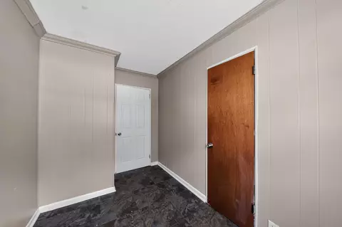 Entry Way - 1611 Monroe St, Covington, KY 41014 photo 2 of 3