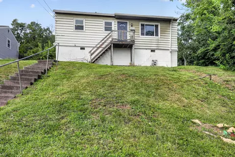 Exterior - 1611 Monroe St, Covington, KY 41014 photo 4 of 7