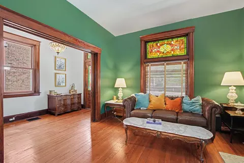 Living - 2117 Maryland Ave, Covington, KY 41014 photo 1 of 2