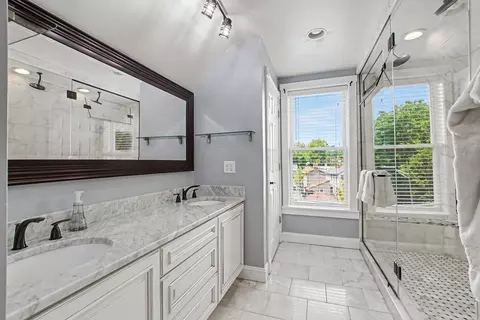 Bath - 2117 Maryland Ave, Covington, KY 41014 photo 2 of 2