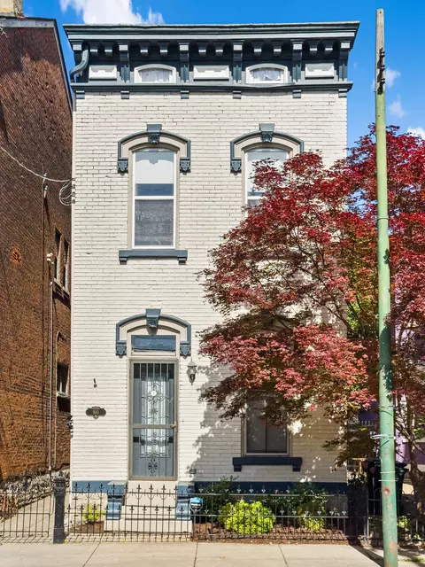 910 Main St, Covington, KY 41011