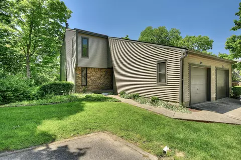 902 Wilderness Hill Ct, Villa Hills, KY 41017