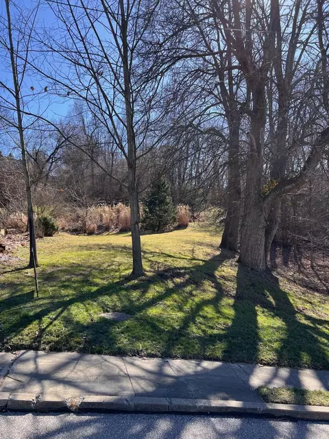 44 W Crescent Ave, Woodlawn, KY 41071