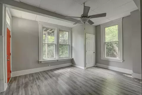 Living - 1107 John St, Covington, KY 41016 photo 4 of 5