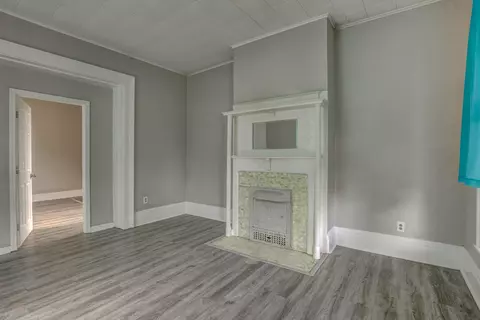 Living - 1107 John St, Covington, KY 41016 photo 3 of 5
