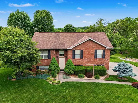 32 Ridge View Cir, Dry Ridge, KY 41035