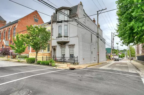 18 W 8th St, Newport, KY 41071
