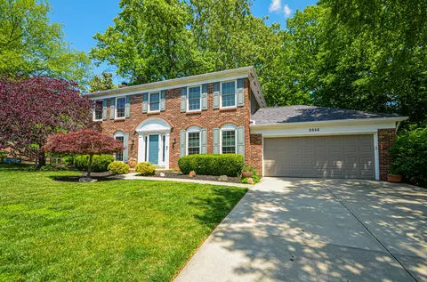2068 Lakelyn Ct, Crescent Springs, KY 41017