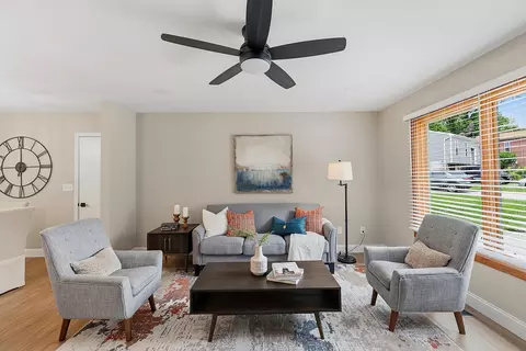 Living - 3245 Laurel Oak Ct, Edgewood, KY 41017 photo 1 of 5