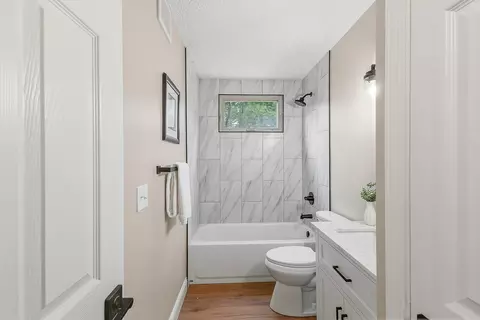 Bath - 3245 Laurel Oak Ct, Edgewood, KY 41017 photo 1 of 5
