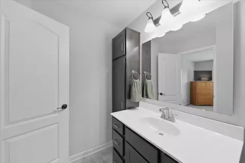 Bath - 2191 Piazza Rdg, Covington, KY 41017 photo 5 of 5