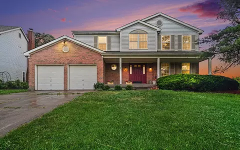 2 Sassafrass Ln, Florence, KY 41042