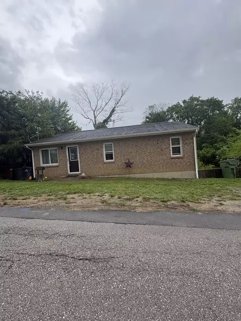 28 Plum St, Walton, KY 41094