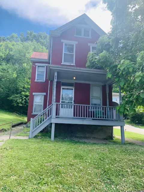 Exterior - 943 John St, Covington, KY 41016 photo 1 of 3