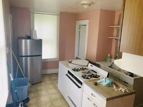 Kitchen - 943 John St, Covington, KY 41016 photo 1 of 3