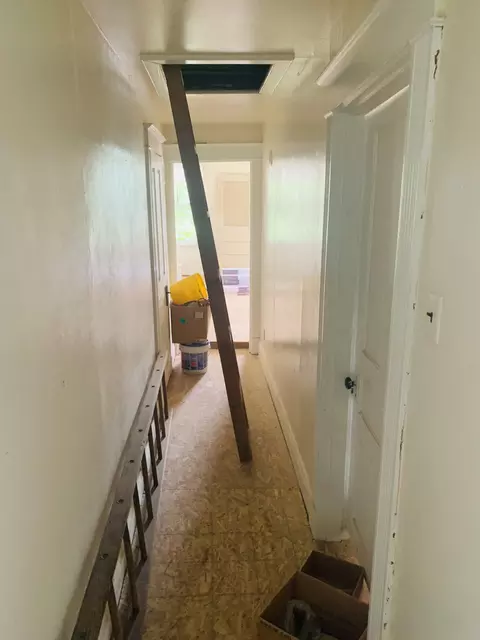 Entry Way - 943 John St, Covington, KY 41016 photo 1 of 1