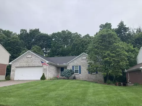 6141 Woodcrest Dr, Burlington, KY 41005