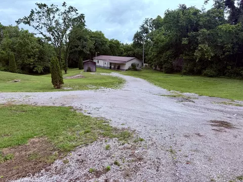 8536 Mason Lewis Rd, Maysville, KY 41056