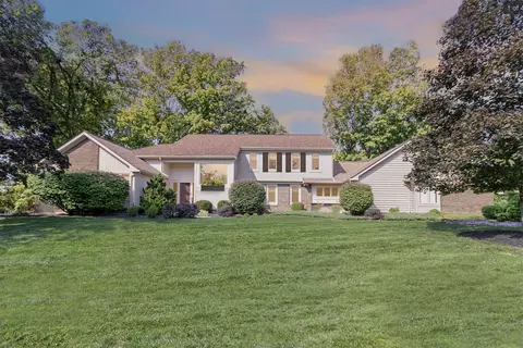 886 Squire Oaks Dr, Villa Hills, KY 41017